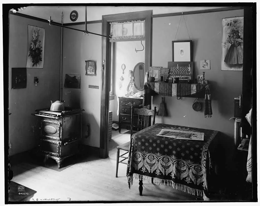 A slum tenement in New York circa 1910