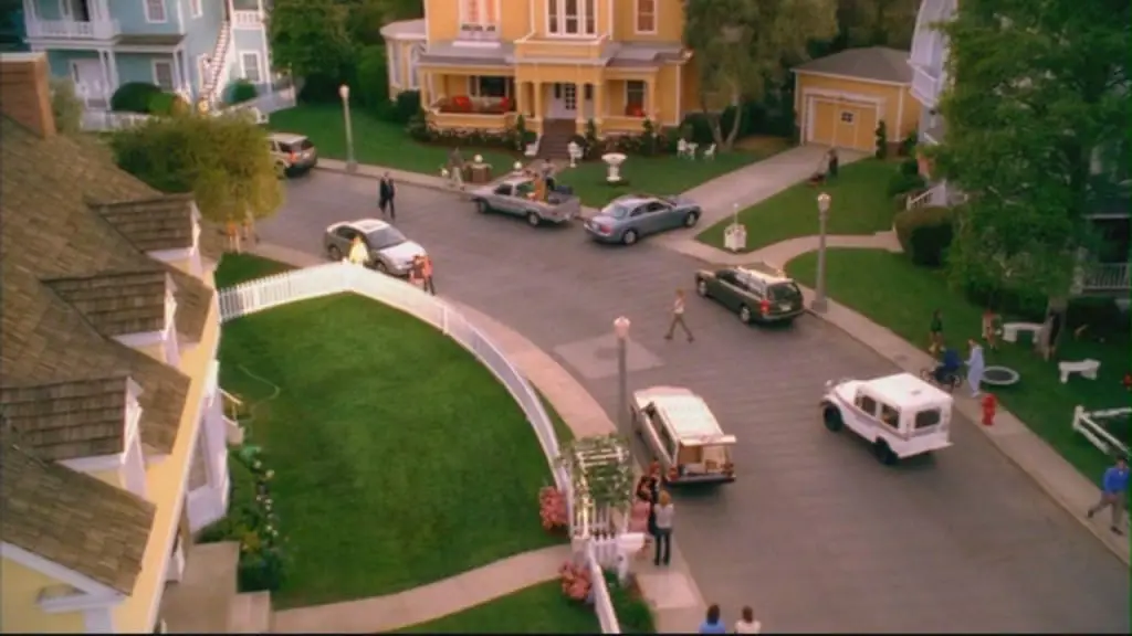 Desperate-Housewives-1-01-Pilot-felicity-huffman-10500496-1280-720