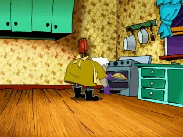 muriel-takes-pie-out-of-oven
