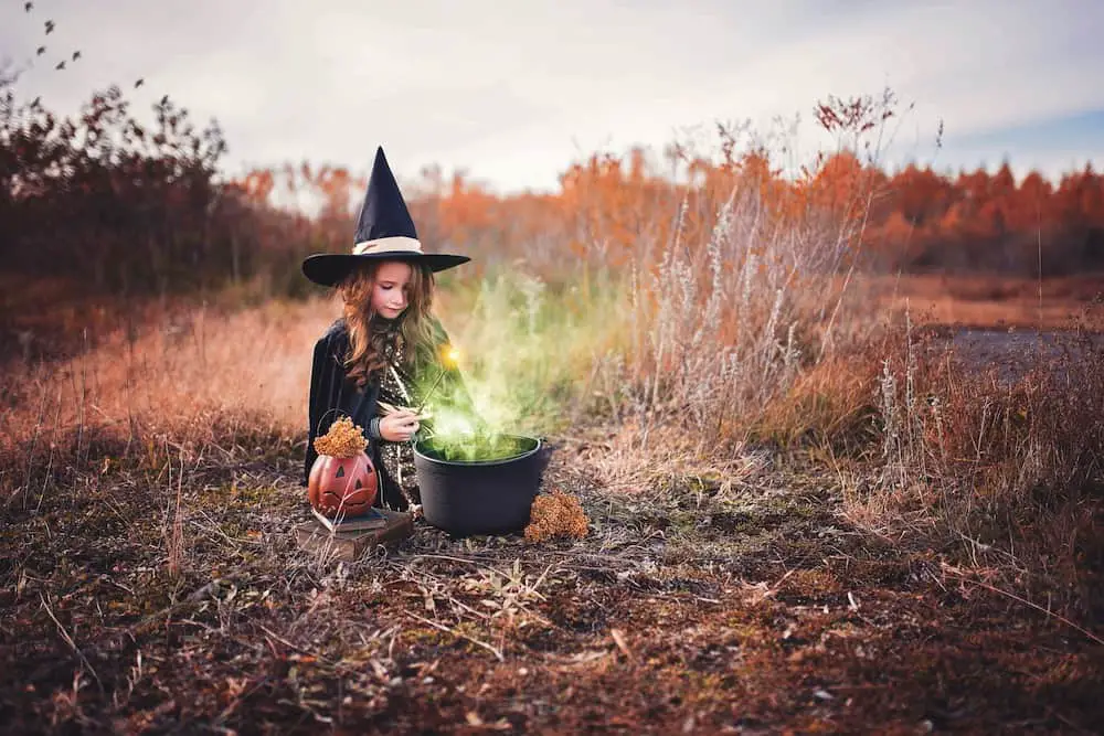 girl witch green pot