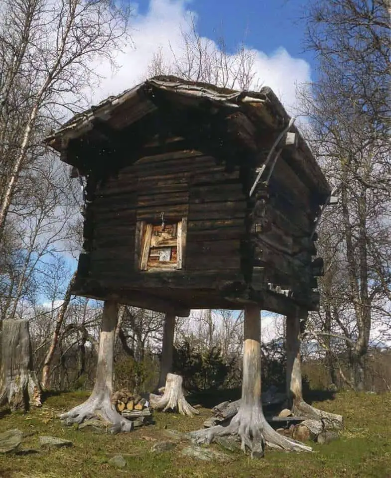 One of the oldest buildings in Hattfjelldal (a municipality in Nordland, Norway). Photo credit: Elin Kristina Jåma.