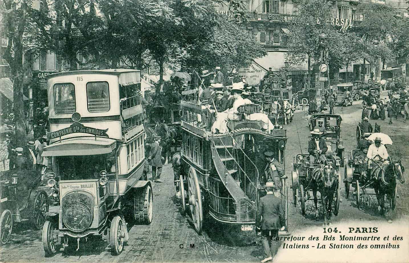 Bus in Paris