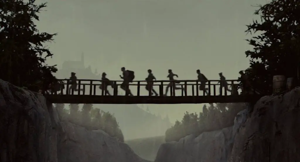 MOONRISE KINGDOM, WES ANDERSON (2012) bridge